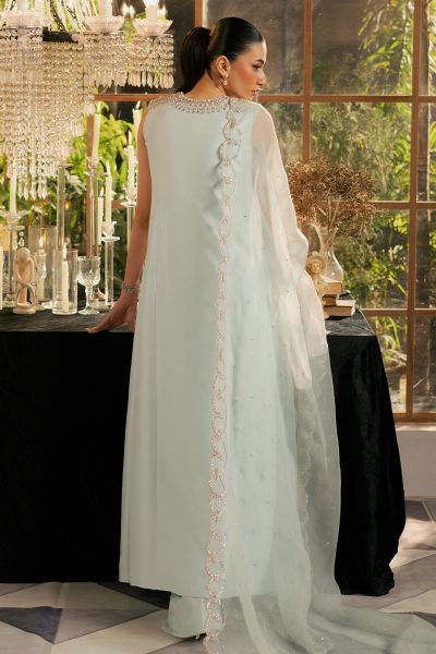 Khakaa - Icelis Pakistani fashion outfit in blue tones.
